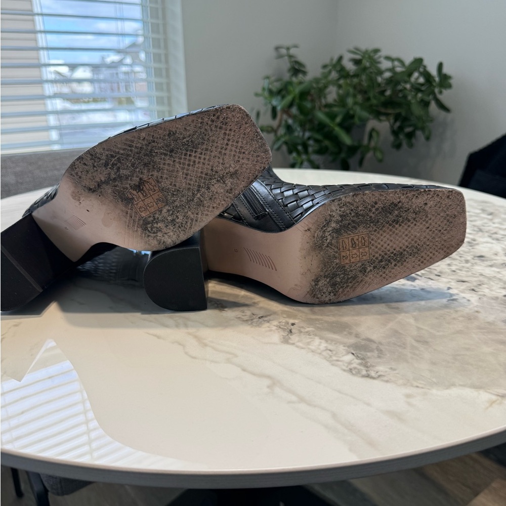 Paige BEST DEAL IN TOWN - Picture 9 of 9